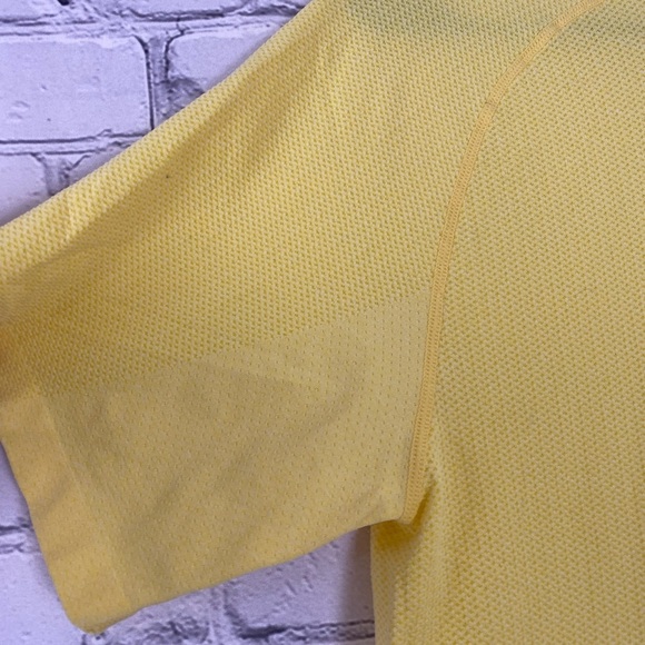 VRST Workout Active Shirt Yellow - Picture 5 of 9